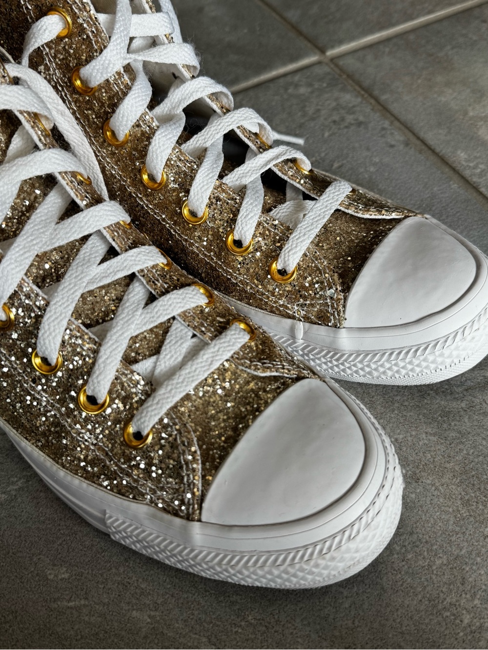 Gold glitter high top converse - Picture 9 of 10